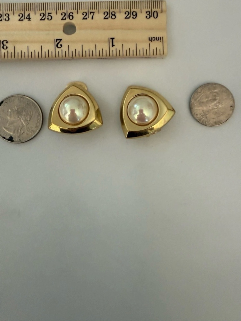 Vintage Christian Dior Round Pearl Glossy Gold Triangular Edge Clip-On Earrings - Picture 3 of 6